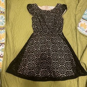 Black cutout with nude!